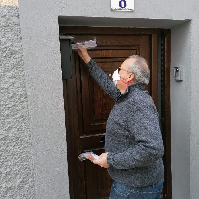 Reparto de mascarillas