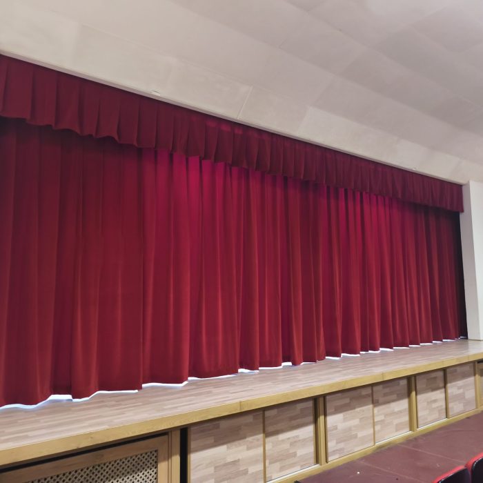 Nuevo telón para la Casa de la Cultura